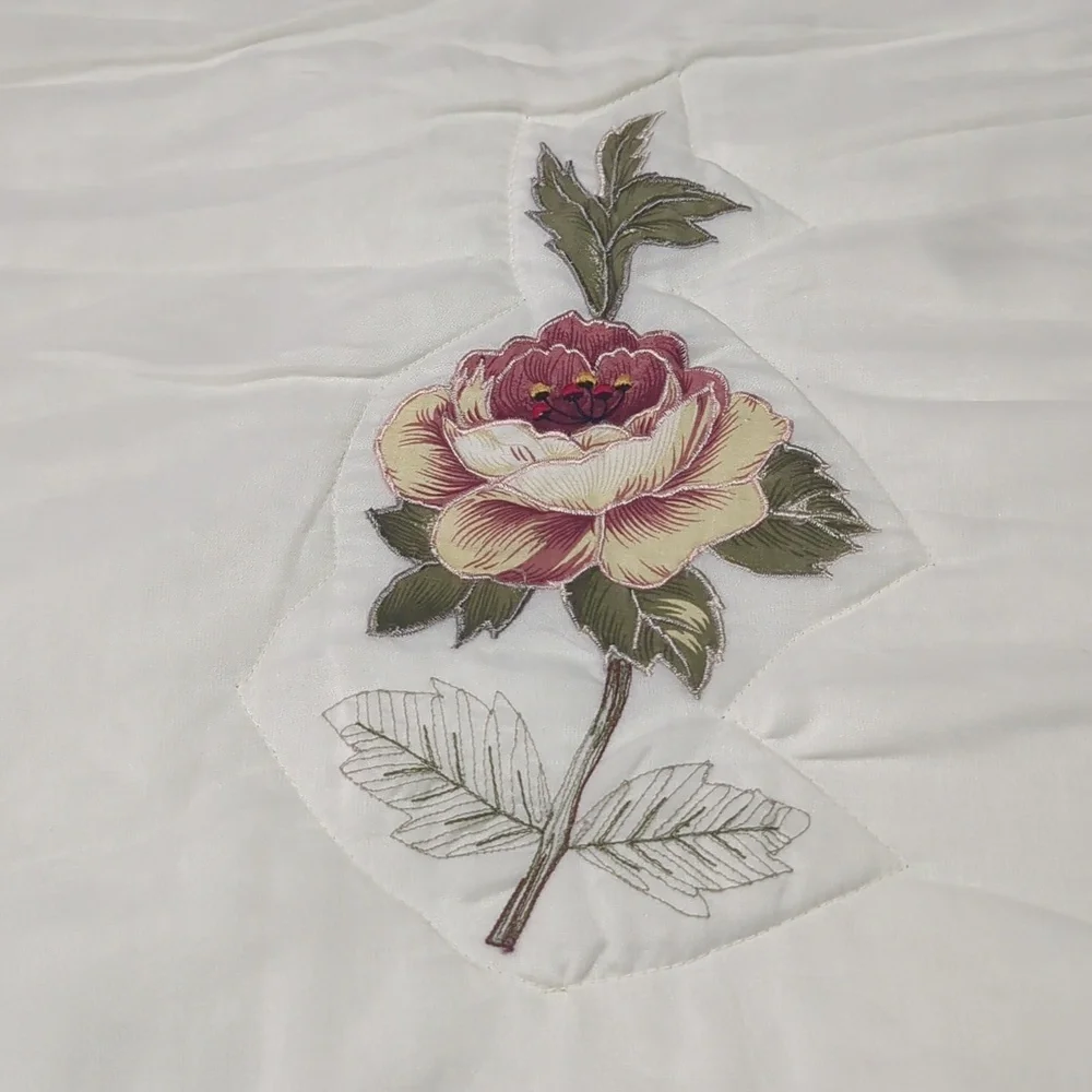 Vintage Romantic Cottage Rose Floral Applique Ivory Ruffle Bedspread & 2 Shams
